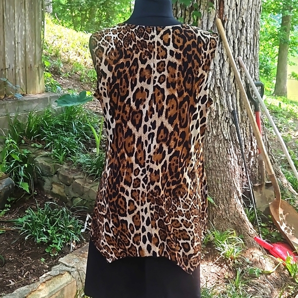 Perseption Leopard Astronomical Sleeveless Blouse - Picture 4 of 7